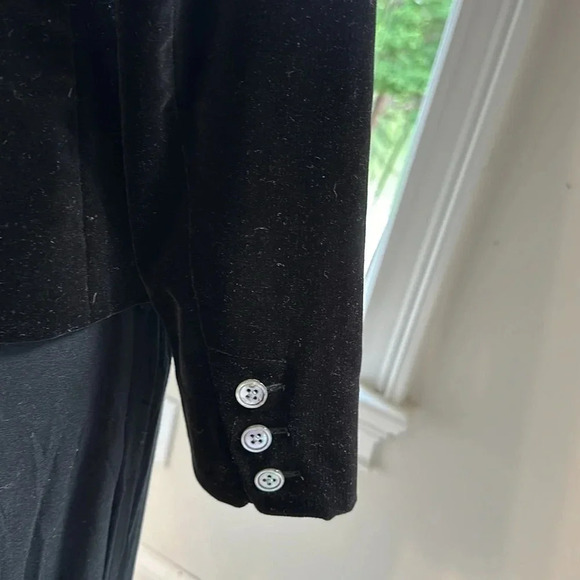 Eddie Bauer Fully lined Vintage Black Velvet Blazer, Size 6, EUC - Picture 5 of 8